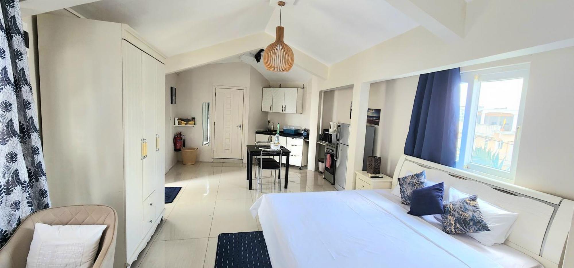 Lovely Studio Apartment With Views Of The Lagoon. Grand Baie Exterior photo